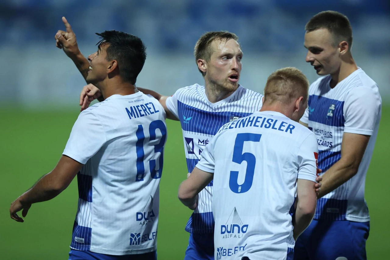 Slavlje igrača Osijeka, Foto: Davor Javorovic/PIXSELL