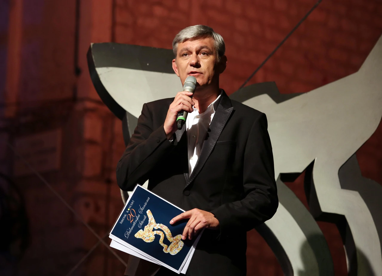 Robert Ferlin- četiri puta zaredom nominiran za radijski glas godine i dva puta uzeo Zlatni Studio 