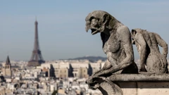 Pogled na Pariz tijekom otvaranja nove turističke rute tornjeva katedrale Notre Dame