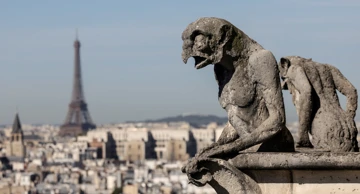 Pogled na Pariz tijekom otvaranja nove turističke rute tornjeva katedrale Notre Dame
