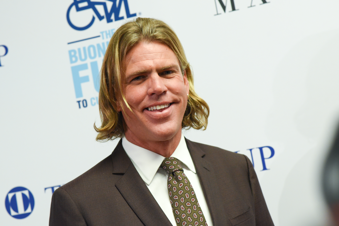 Garyju Hallu replike olimpijskih medalja koje je izgubio u požarima