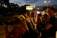 Fanovi slušaju generalnu probu uoči koncerta, Foto: Matija Habljak/Pixsell