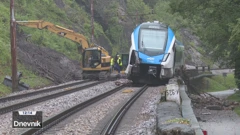 Zbog odrona vlak izletio iz tračnica