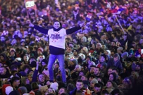 Navijači na Trgu bana Jelačića, Foto: Sanjin Strukic /Pixsell