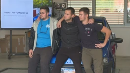 Pretvorili automobil u teretnjak i napravili pametni vrt