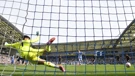 James Milner zabija Manchester Cityju