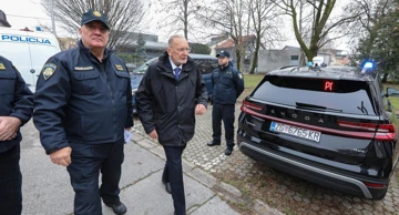 Davor Božinović na primopredaji vozila granične policije