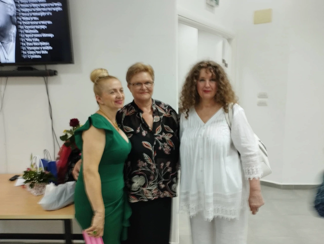 Dolores Kašuba Petrov  predsjednica Zajednice Hrvata Libertas - Štip sa članicama Zajednice Hrvata u R. S. Makedoniji