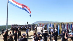 Na kninskoj tvrđavi podignuta hrvatska zastava