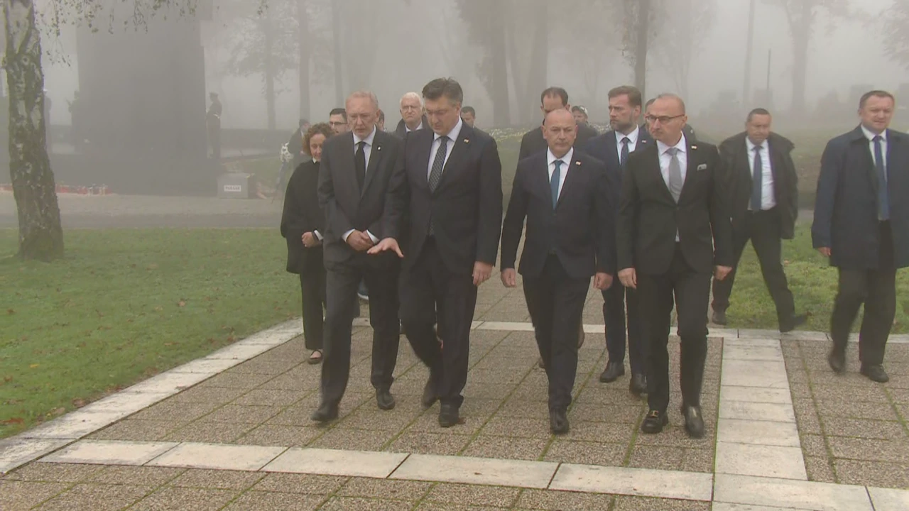 Predsjednik Vlade na polaganju vijenaca , Foto: HTV/HRT