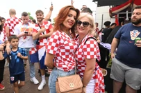 Hrvatske navijačice u Rotterdamu, Foto: Ante Cizmic/CROPIX
