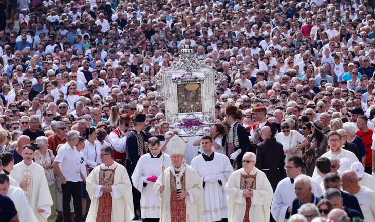 Procesija u Sinju