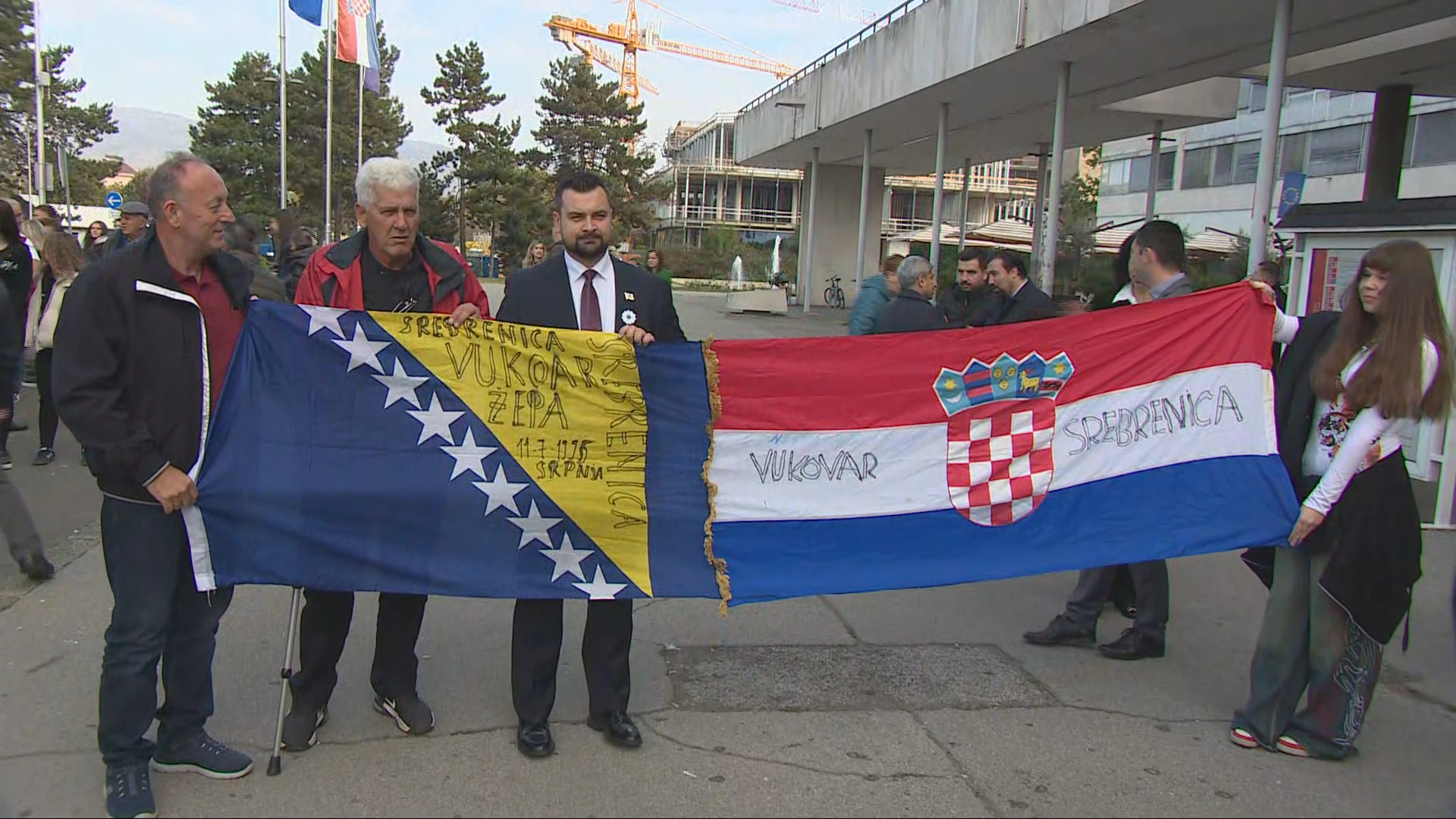 Konvoj za Srebrenicu: Mladi iz Hrvatske odaju počast žrtvama genocida