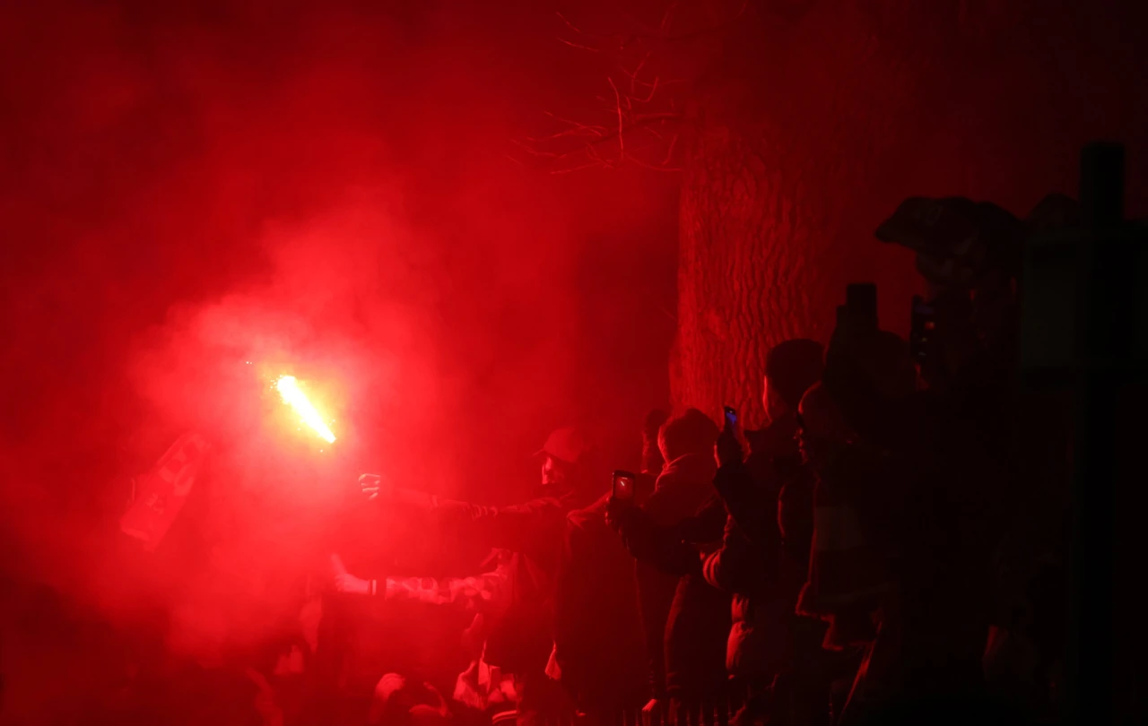 Vatreni doček za igrače Liverpoola, Foto: Phil Noble/REUTERS