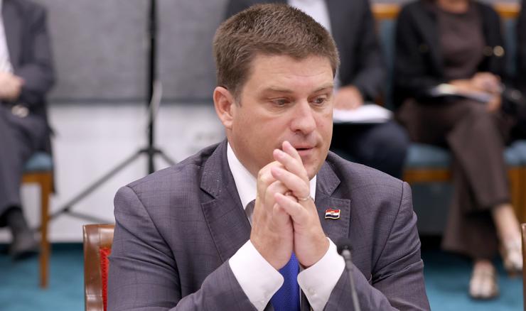 Butković: "Putujući cirkus" napada Vladu ne nudeći