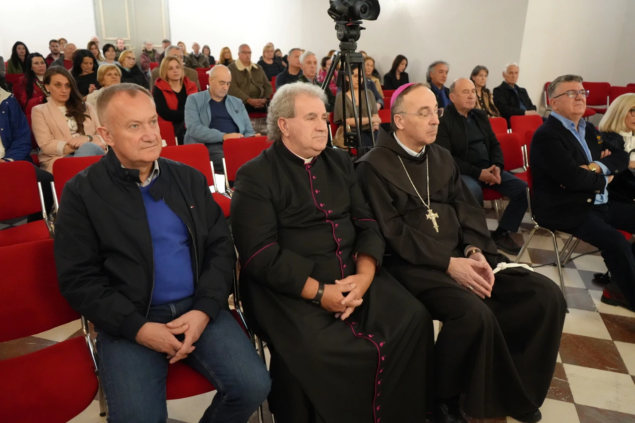 Na predavanju o 1100 godina Hrvatskoga Kraljevstva u Kotoru
