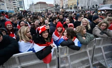 Navijači na Trgu bana Jelačića, Foto: Boris Kovačev/CROPIX