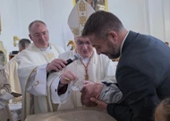 Kardinal Bozanić krstio Benjamina, Foto: Zagrebačka nadbiskupija/Glas Hrvatske 