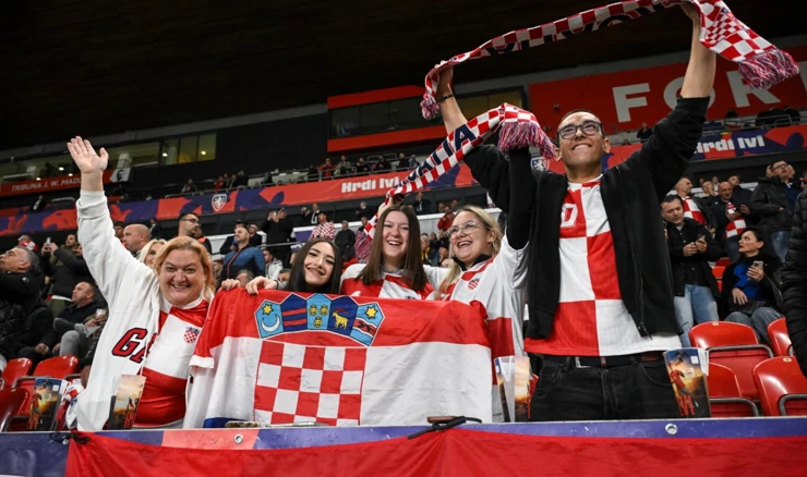 Hrvatski navijači na Fortuna Areni 