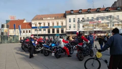 Motomrazovi na središnjem osječkom trgu, Foto: Magdalena Jelečević/HRT Radio Osijek