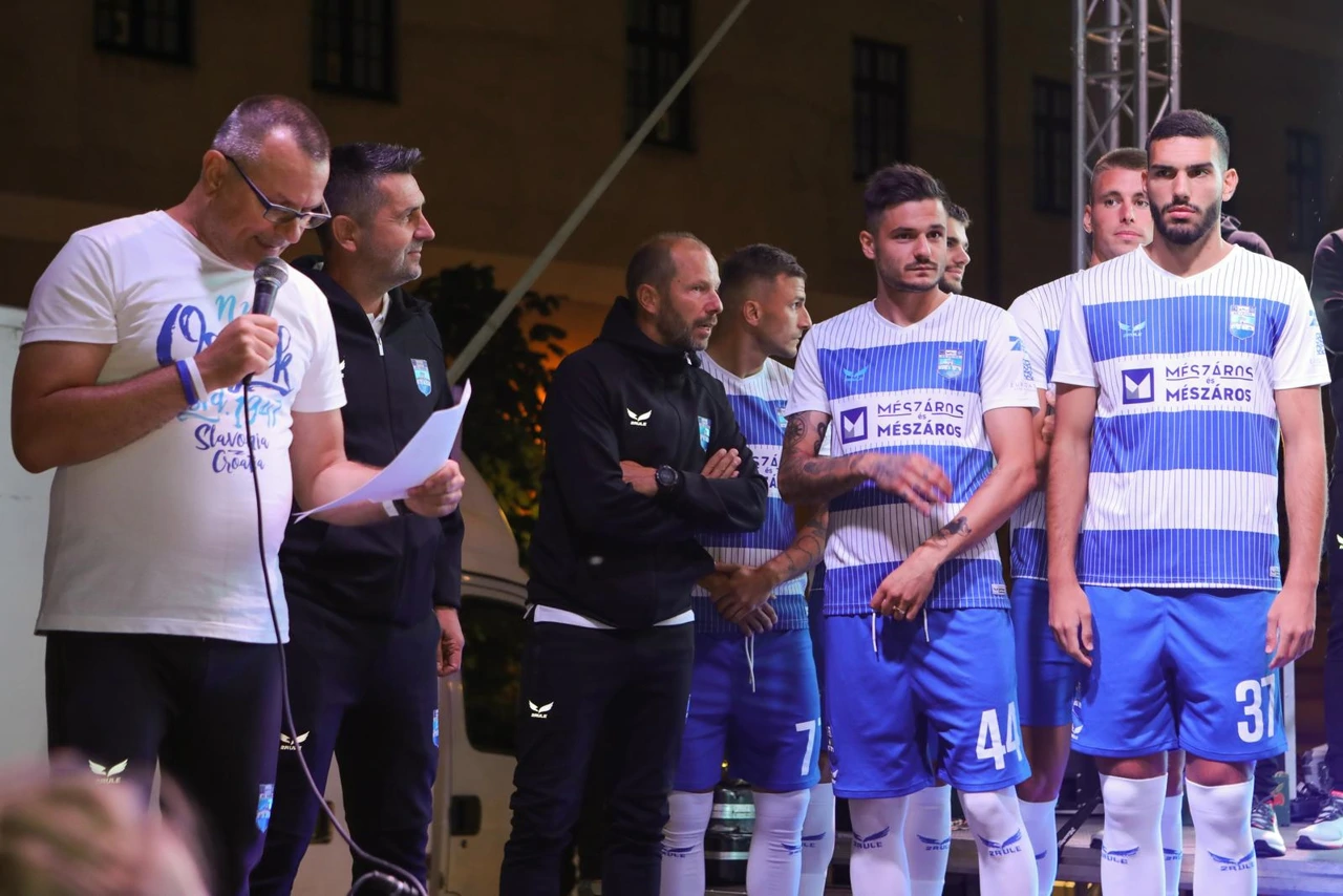 NK Osijek predstavio nove dresove, Foto: Dubravka Petrić/PIXSELL