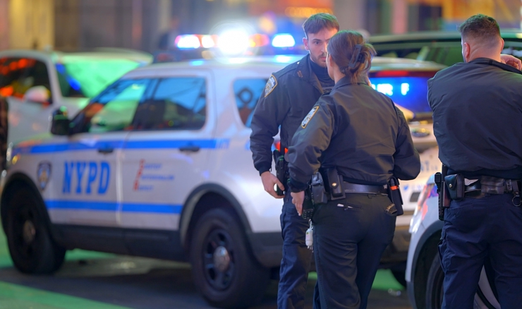 Uhićen muškarac koji je podmetnuo požar ispred savezne zgrade u New Yorku