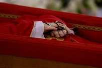 Lijes pape Franje, Foto: Vatican Media/Reuters
