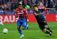 Viktorija Plzen - Dinamo. Cadu, Takuro Taneko, Foto: Ronald Gorsic /CROPIX