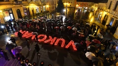 Varaždin: Riječju "Vukovar" ispisanim lampašima tradicionalno je obilježen Dan sjećanja na žrtve Domovinskog rata u Vukovaru i Škabrnji , Foto: Vjeran Zganec Rogulja/PIXSELL