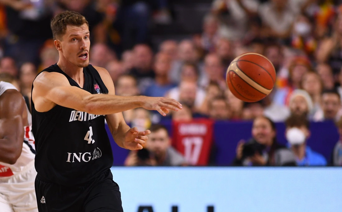 Deutschland, Montenegro und Schweden bei der EuroBasket 4 kosarka njemacka ilustracija 20250223194557