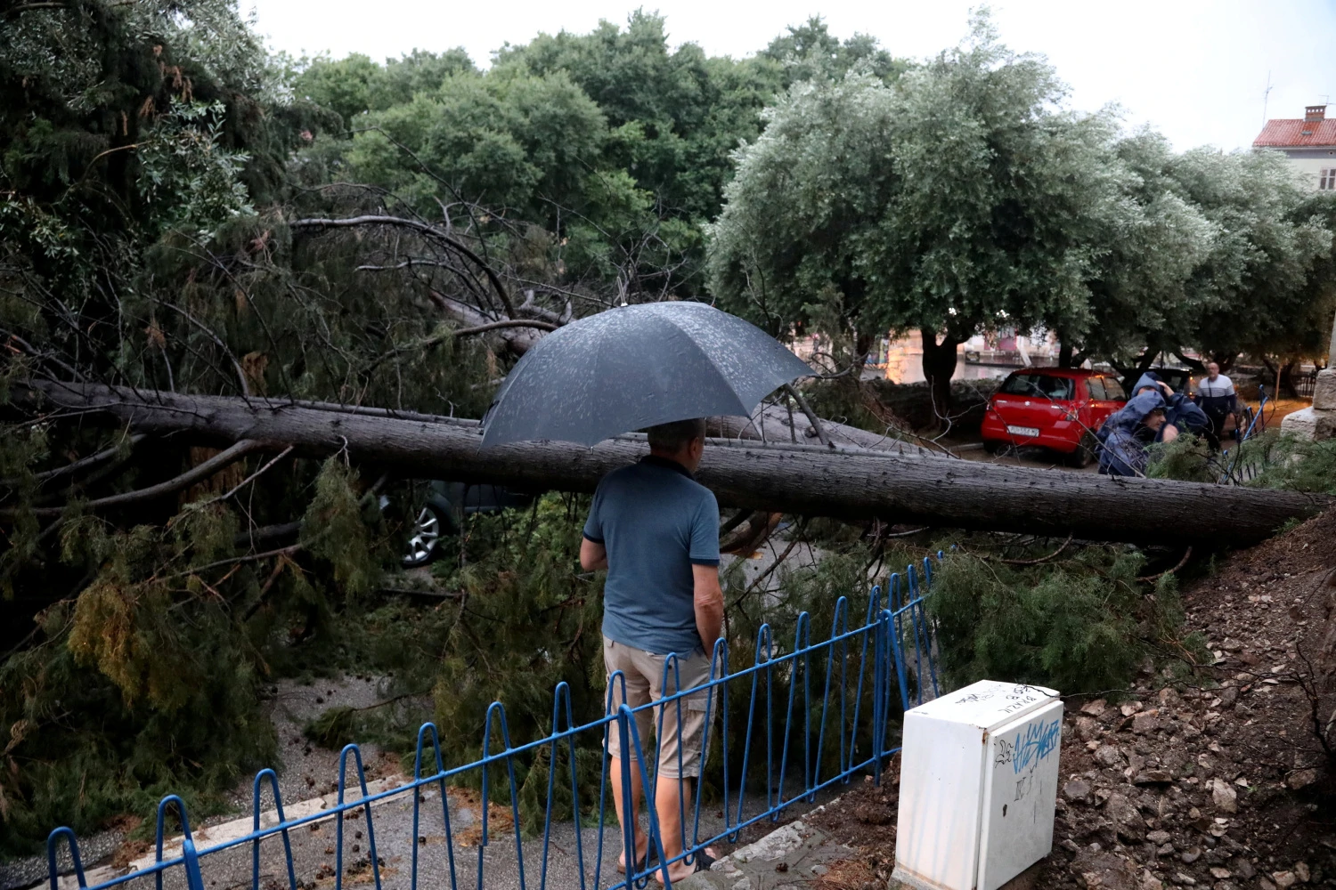 Sedam ozlijeđenih u nevremenu u Rovinju, štete i u Puli te Svetvinčentu