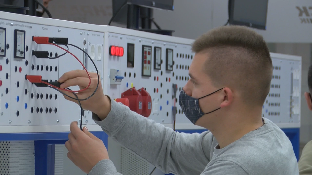 Budući strojobravari pišu priče, a autoelektričari glume