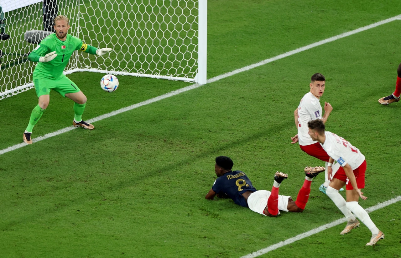 Kasper Schmeichel i Tchouameni 