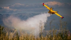 avión cisterna contra incendios