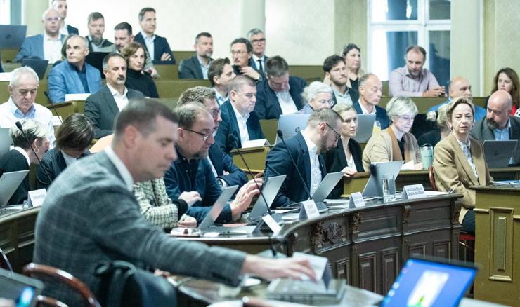 U zagrebačkoj Skupštini srušio se sustav za glasanje, sjednica kasnila dva sata