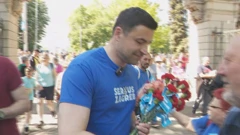 Bernardić dijelio karanfile i upozorio na težak život umirovljenika