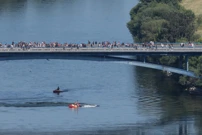 Rijeke ljudi slijevaju se na Hipodrom, Foto: Emica Elvedji/PIXSELL
