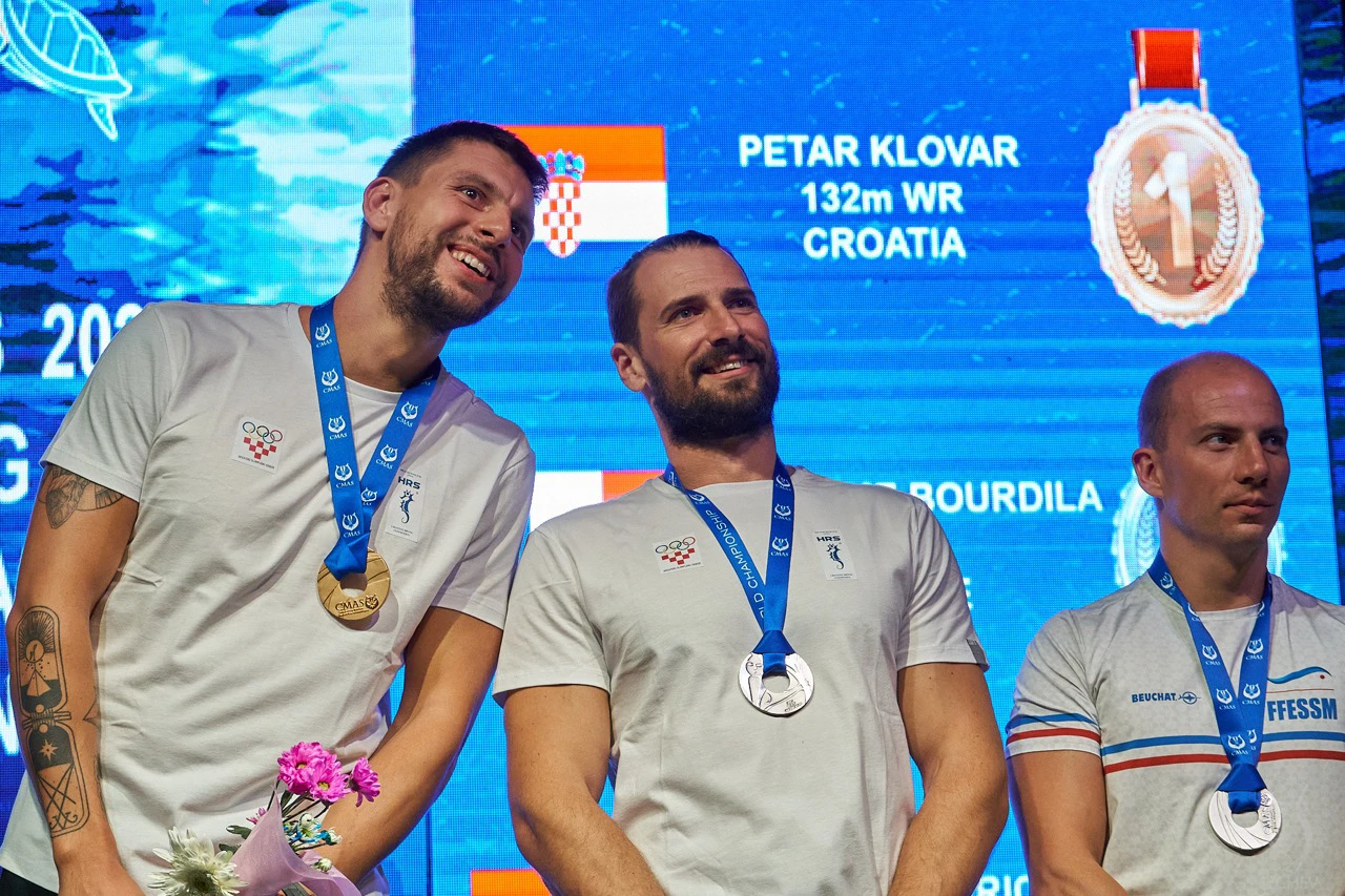 dodjela medalja (Petar Klovar prvi slijeva)