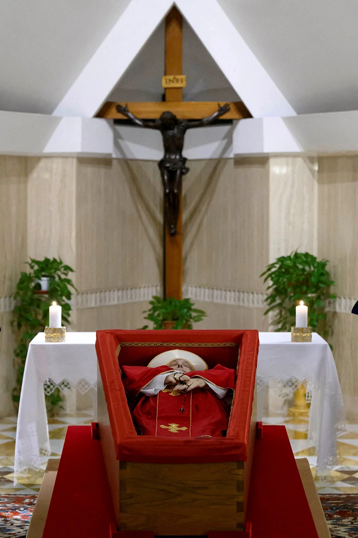 Lijes pape Franje, Foto: Vatican Media/Reuters