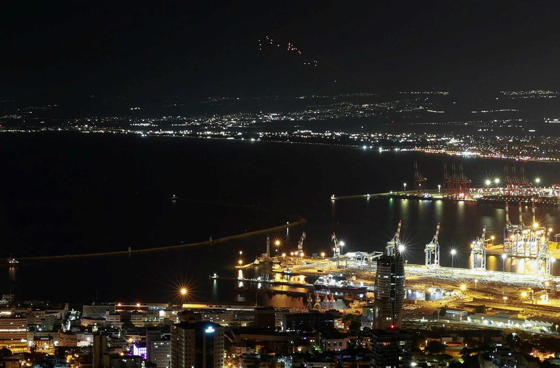 Hezbolah iz Libanona ispalio desetke raketa na sjever Izraela