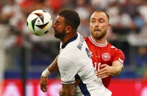 Kyle Walker i Christian Eriksen, Foto: Kai Pfaffenbach/REUTERS