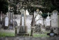 Pula: Šetnja memorijalnim Mornaričkim grobljem, Foto:  Sasa Miljevic/Pixsell