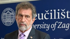  Fuchs: Ako netko želi pjevati himnu na početku nastave, može
