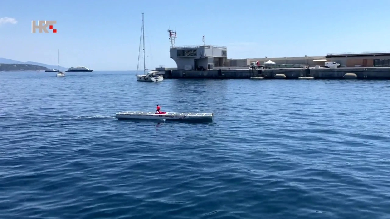 Riječki solarni brod