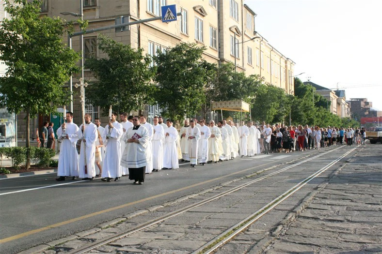 Tijelovo u Puli, jedna od održanih procesija