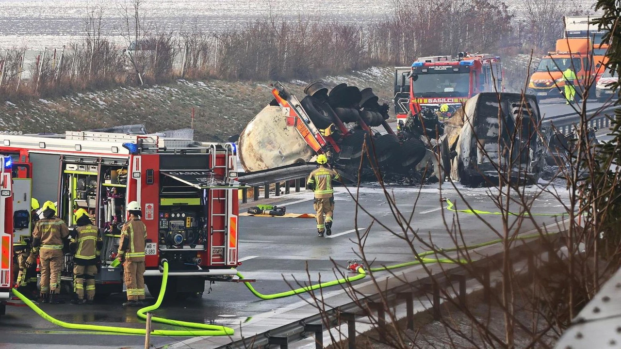 Nakon sudara zapalila se cisterna, Foto: Bobo/F.A. BOBO/PIXSELL