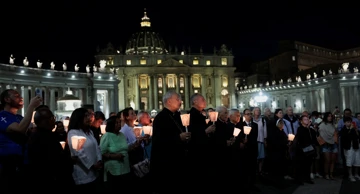 Procesija uoči Konklave na Trgu svetog Petra u Vatikanu