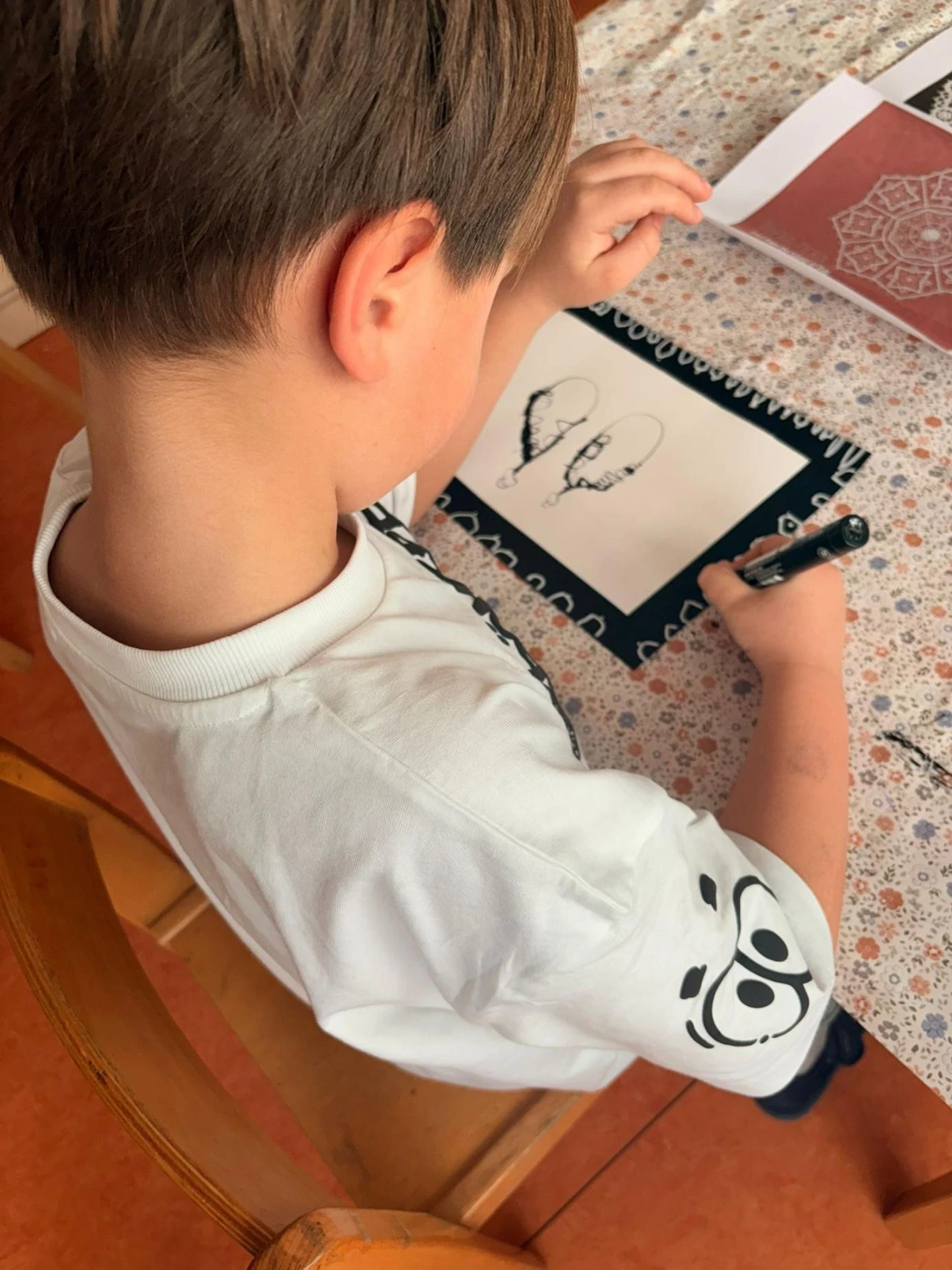 Grupa Zvjezdice crtaju tradicijske elemente Hrvatske, Foto: ustupljena fotografija//