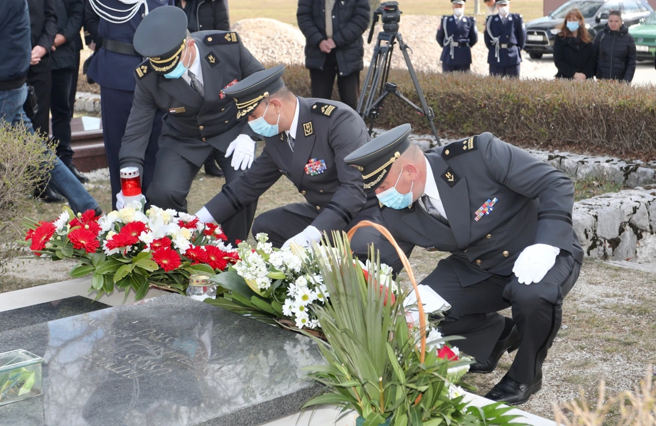 U Aržanu obilježena obljetnica pogibije redarstvenika Jovića na Plitvicama, Foto: Ivo Cagalj/PIXSELL