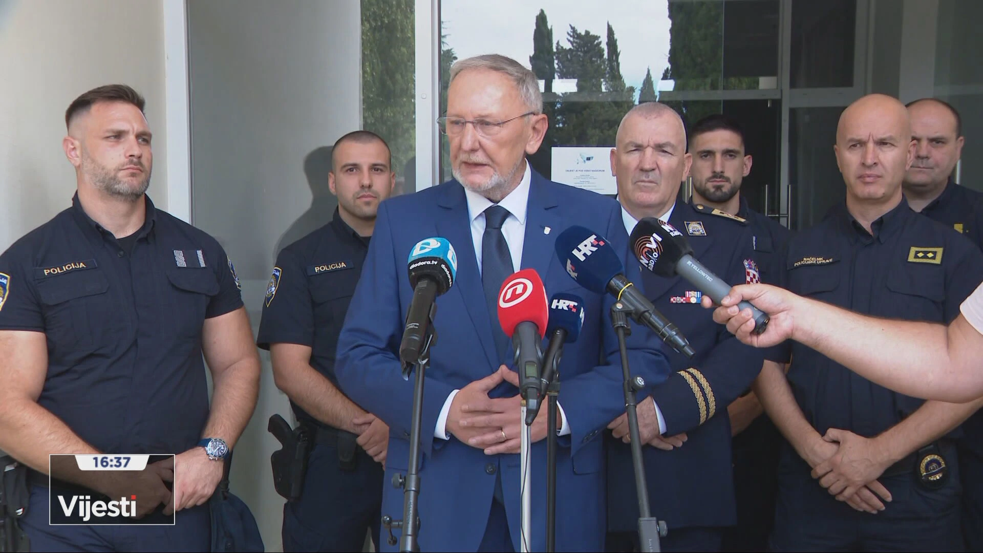 Božinović odgovorio Milanoviću o reakciji policije na pokliče "ZDS"